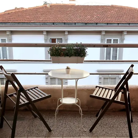 B&B Cozy Esthers T With Balcony *