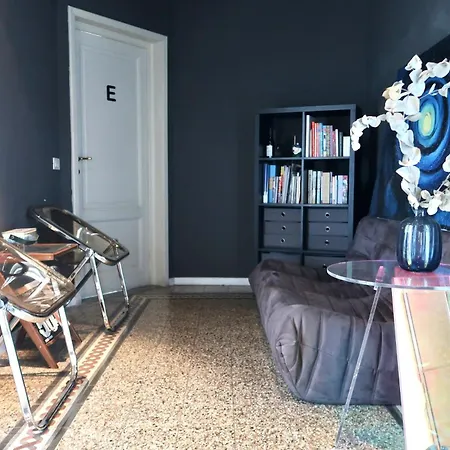 Cozy Esthers T With Balcony Bed & Breakfast