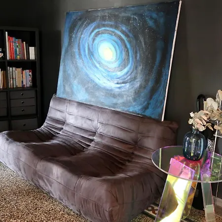 Cozy Esthers T With Balcony *