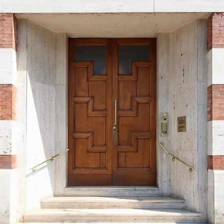 Cozy Esthers T With Balcony Florence