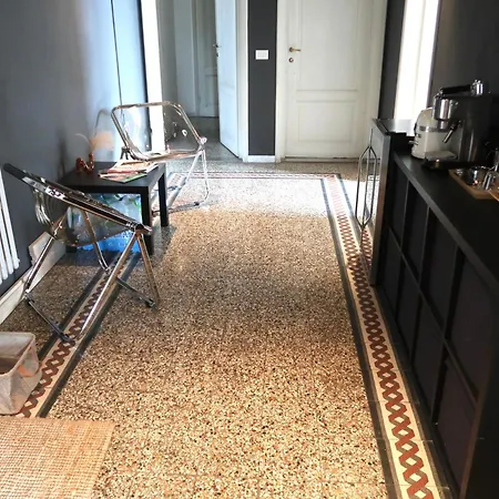 Cozy Esthers T With Balcony