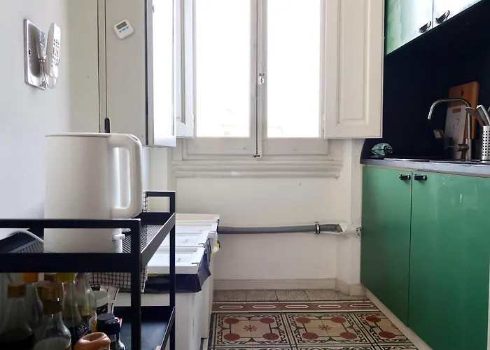 Cozy Esthers T With Balcony Firenze